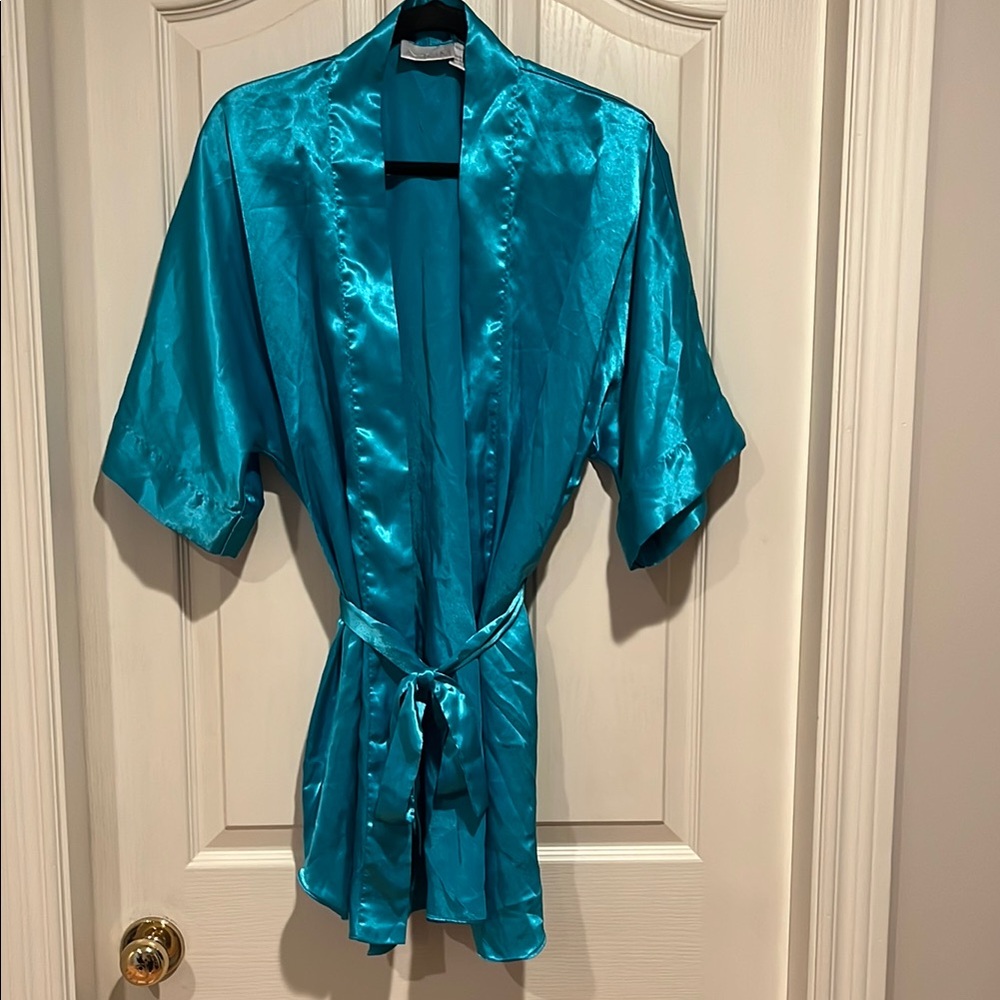 Shorty Teal Satin Robe, size Medium